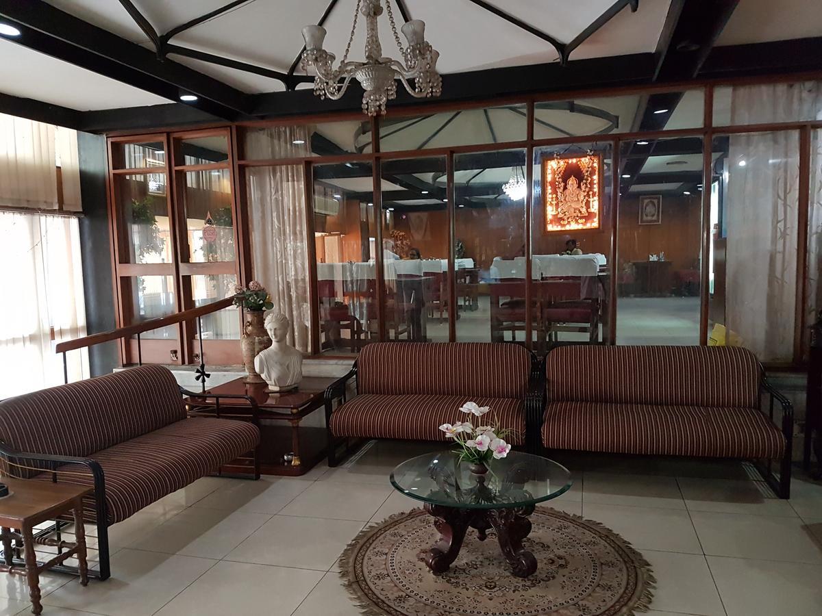 Hotel Siddhartha Hajdarabad Zewnętrze zdjęcie