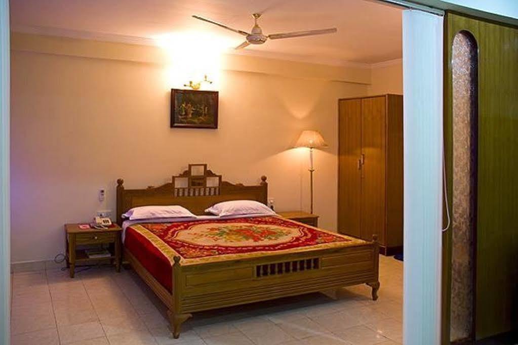 Hotel Siddhartha Hajdarabad Zewnętrze zdjęcie