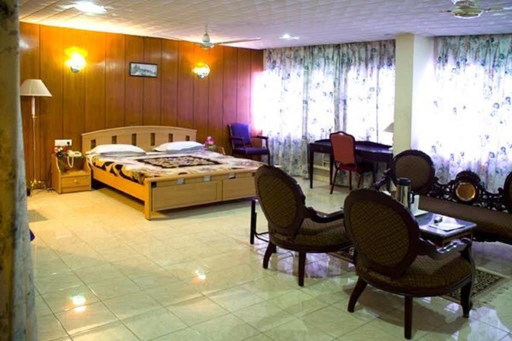 Hotel Siddhartha Hajdarabad Zewnętrze zdjęcie